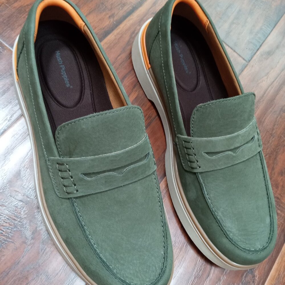 Hush Puppies Men's Size 9.5  Penny Loafers NEW in the Box!